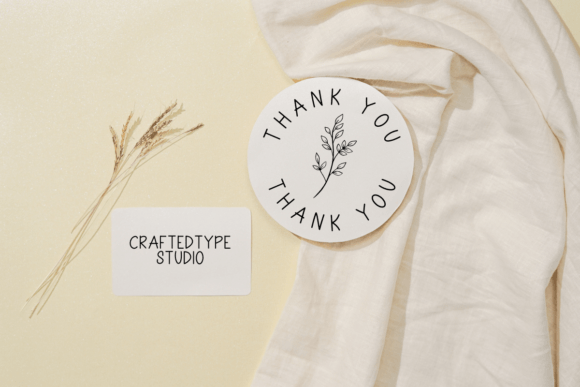 Greeting Fashion Font - Preview 3