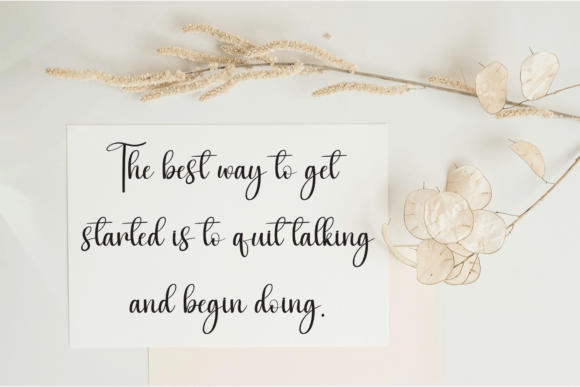 Christmas Chasing Font - Preview 2
