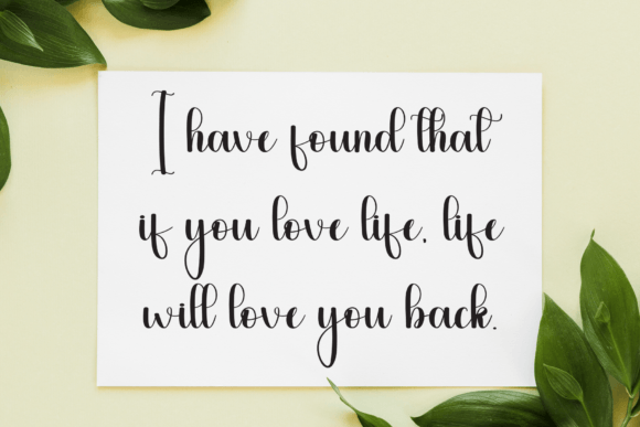 Baubles Font - Preview 2