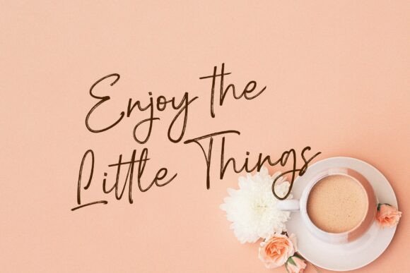 Royal Scarletty Font PNG with transparent background - Preview 5