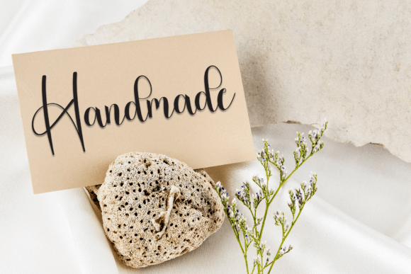 Baubles Font - Preview 4