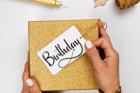 Holiday Font - Preview 3