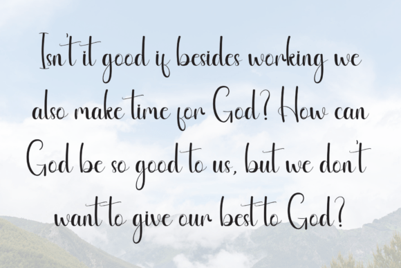 Holiday Font - Preview 5