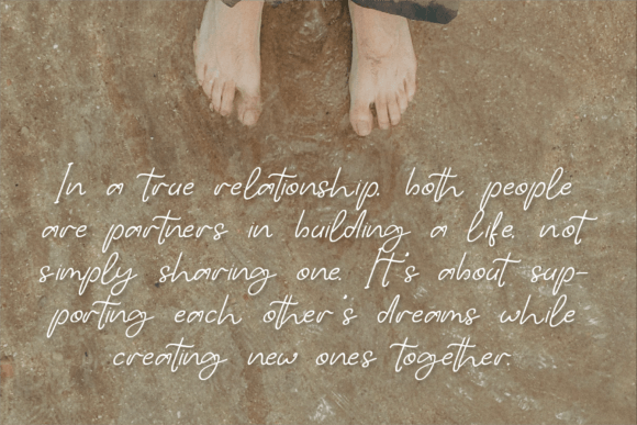 Amora Scent Font - Preview 5