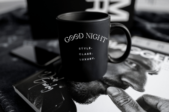 Full Moon Font - Preview 5