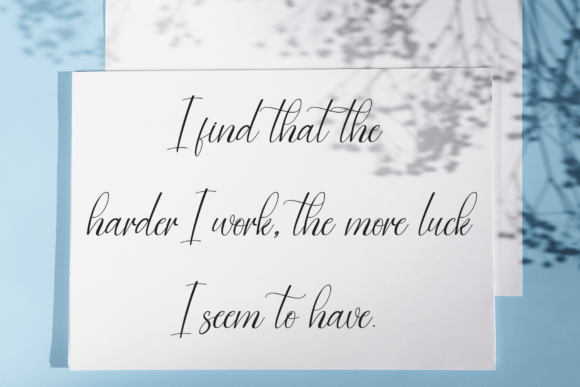 Goldesty Font font preview - 2
