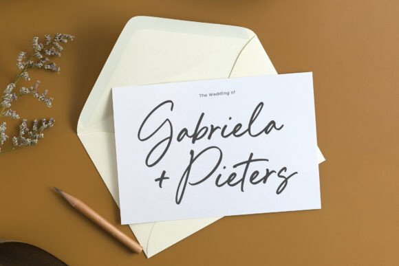 Armani Herlinda Font - Preview 2