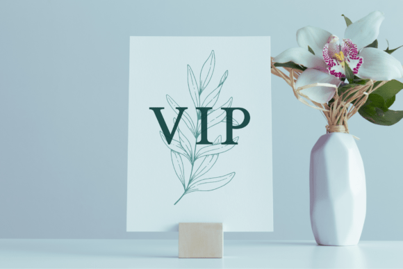 Floral Wreath Monogram Font - Preview 4