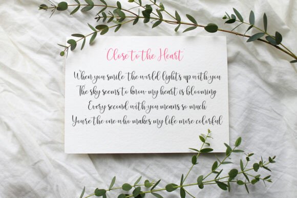 Curvy Night Font - Preview 1