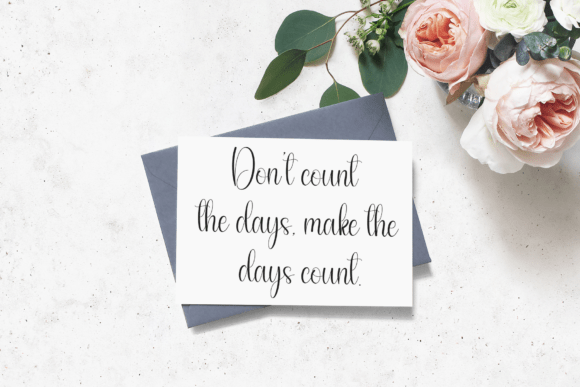 Holliday Font - Preview 2