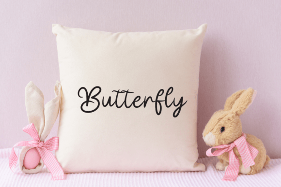 Dragonfly Font - Preview 3