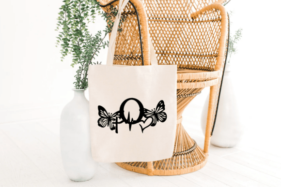 Heartbeat Butterfly Font - Preview 5