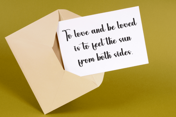 Daisy Font - Preview 2