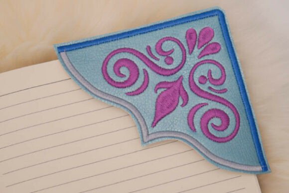 ITH Baroque Scrollwork Corner Bookmark