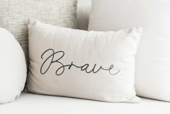 Hamlin Emilia Font - Preview 4