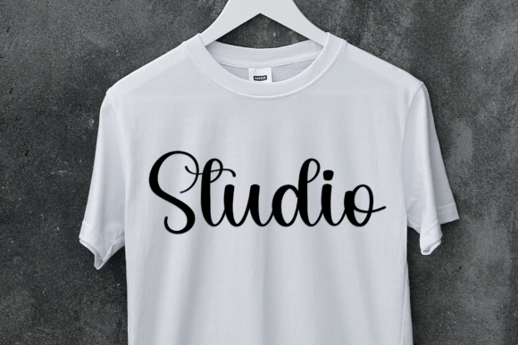 Delighted Font - Preview 3