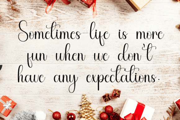 Holiday Font - Preview 2