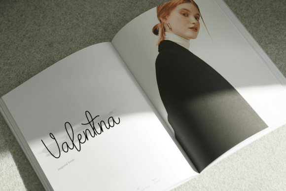 Daisy Font - Preview 1