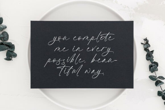 Balltesa Royales Font - Preview 1
