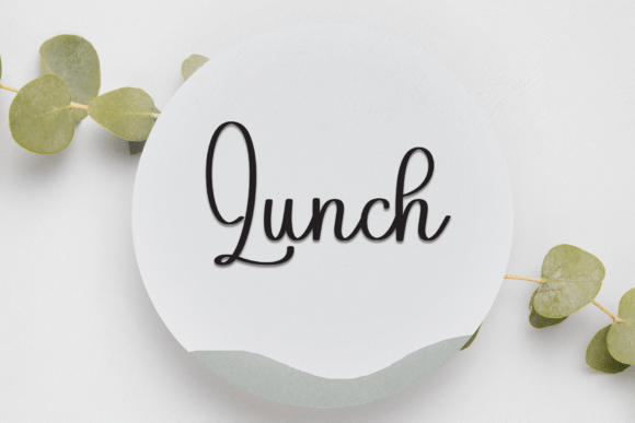 Family Font - Preview 3