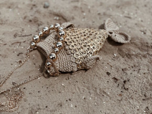 Crochet Gold Fish Pop Tabs Bag Pattern - free crochet bag pattern