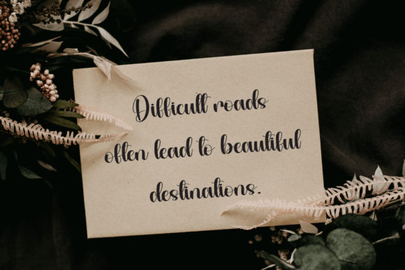 Cute Midnight Font - Preview 2