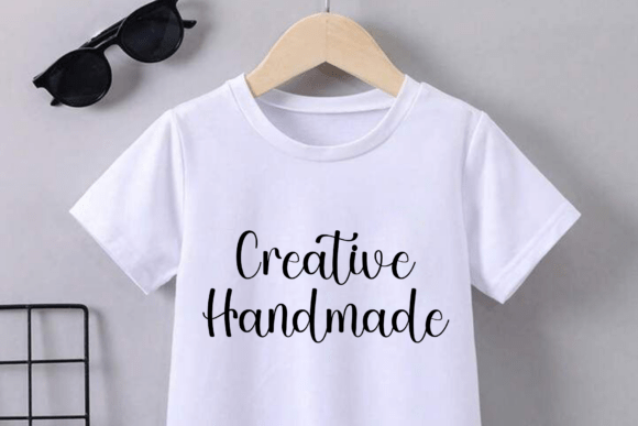 Auntie Font - Preview 1