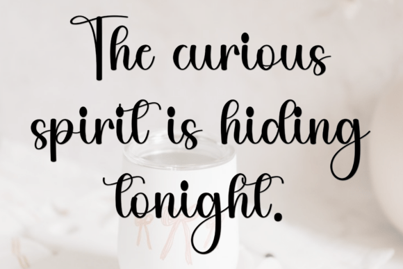 Black Magnolia Font - Preview 4