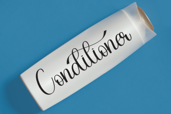 Graduation Font - Preview 3