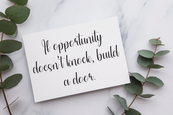 Bright Holiday Font - Preview 2