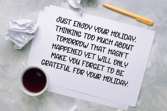 Coming Christmas Font - Preview 2