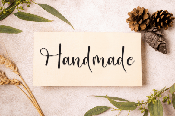 Holiday Font - Preview 4