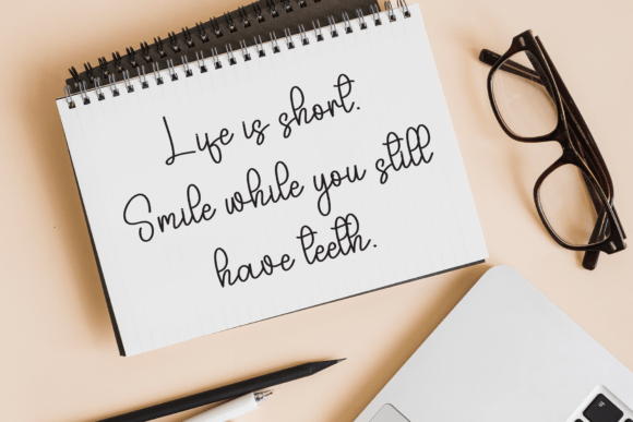 Dragonfly Font - Preview 2