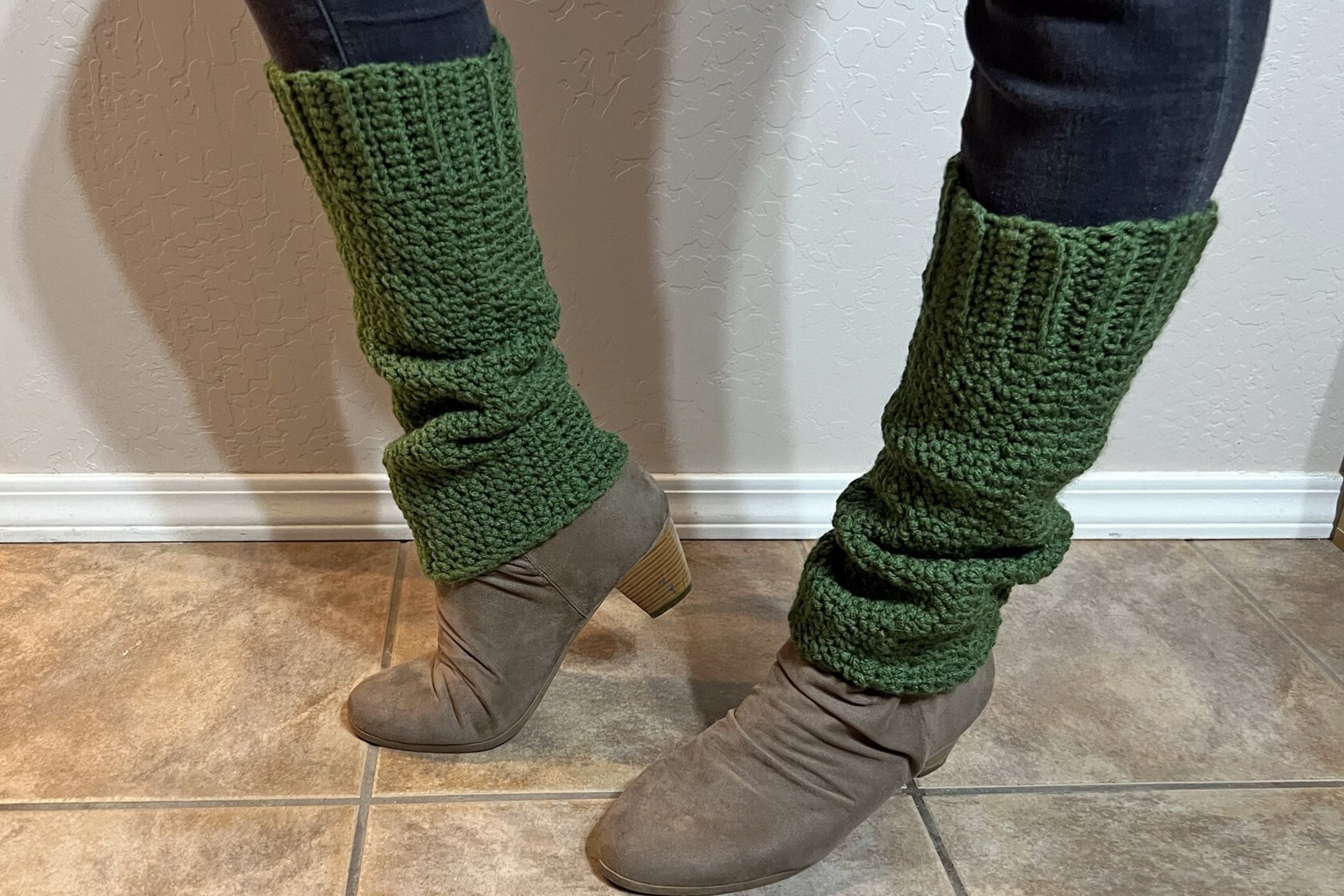Crunch Leg Warmer Crochet Pattern