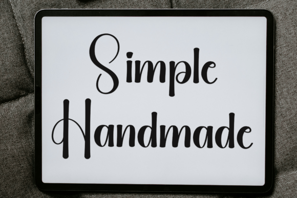 Daisy Calligraphy Font - Preview 6