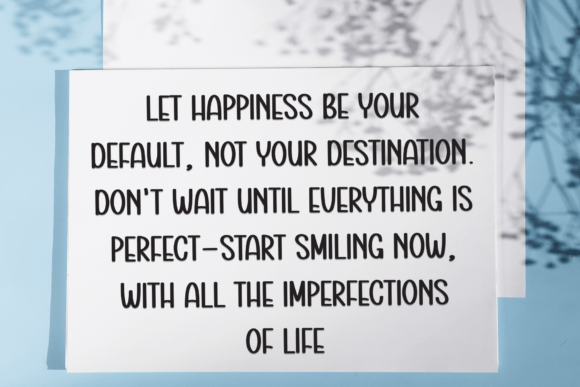 Happy Holiday Font - Preview 4