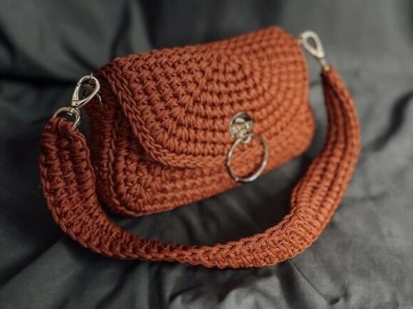 Crochet Brick Stitch Handbag PDF and Video - free crochet bag pattern