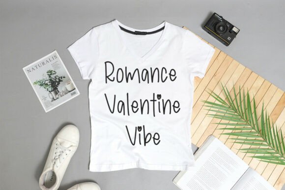 Bloomline Font - Preview 1