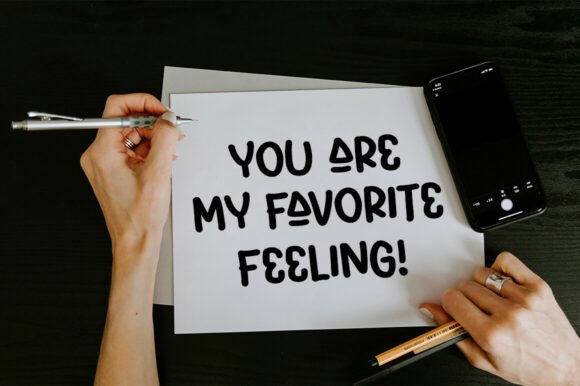 Amour Daisy Font - Preview 4