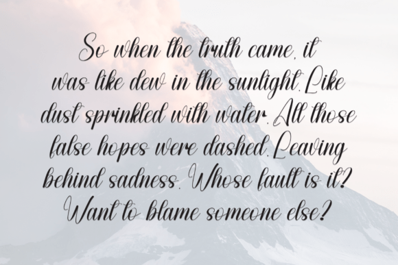 Holiday Font - Preview 5