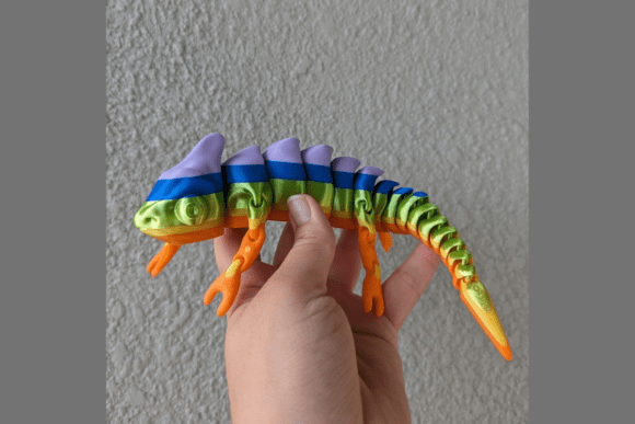 Flexi Chameleon Articulated Toy 3D Print Model - Rainbow Gradient - Image 1