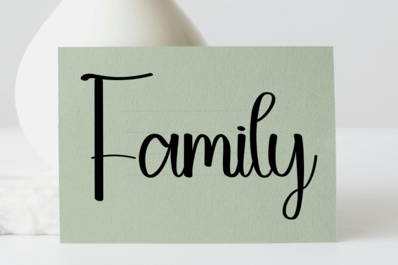 Garland Font - Preview 2
