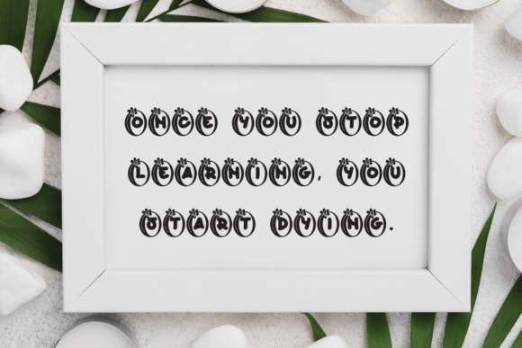 Happy Flower Font - Preview 2