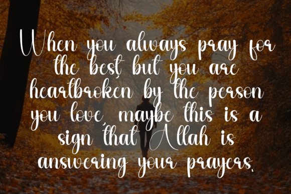 Autumn Behinding Font - Preview 4