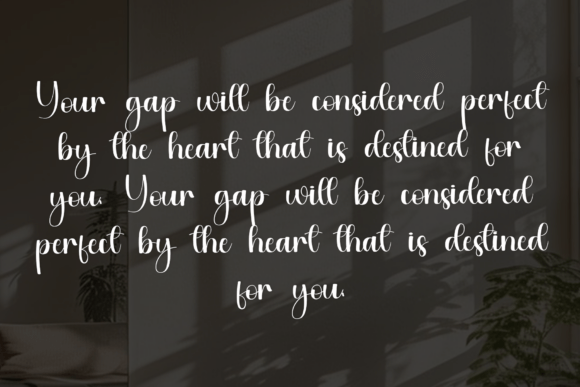 Brittany Font - Preview 4