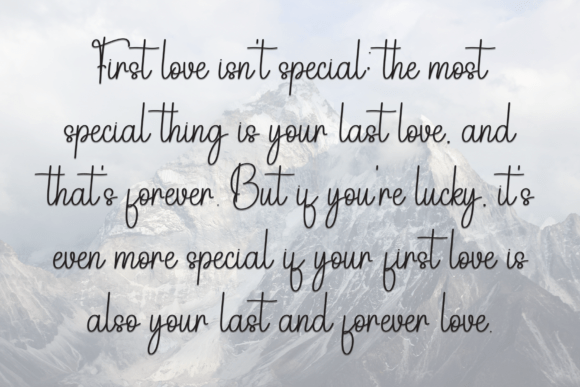 Chubby Tumbler Font - Preview 5
