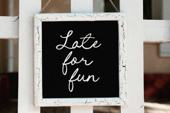 Cursive Amber Font - Preview 1