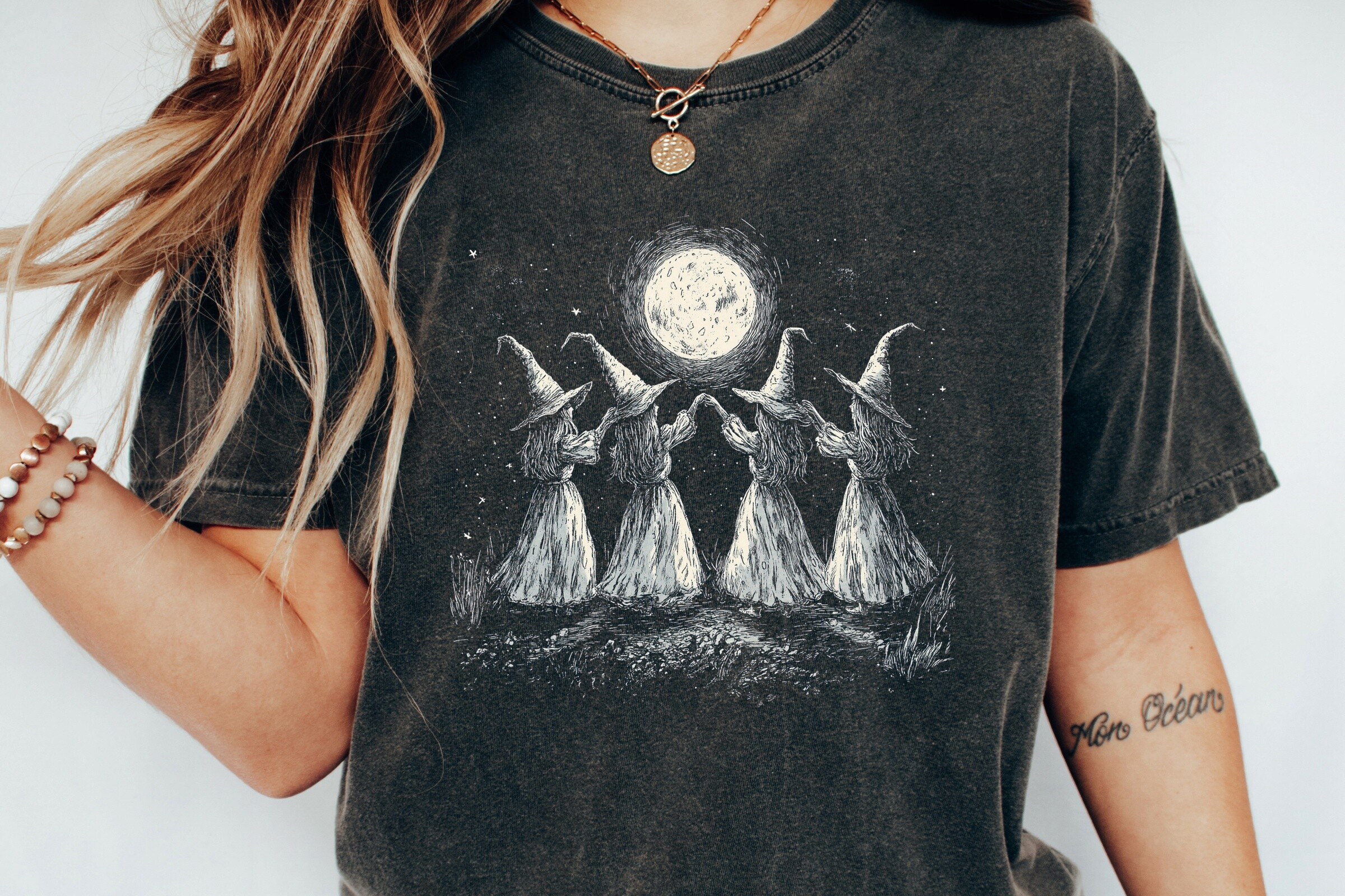 Four Witches Dance Under Moon Png
