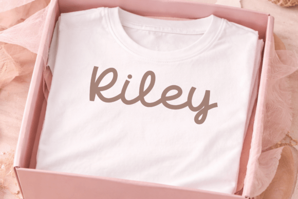 Cotton Kiss Font - Preview 1