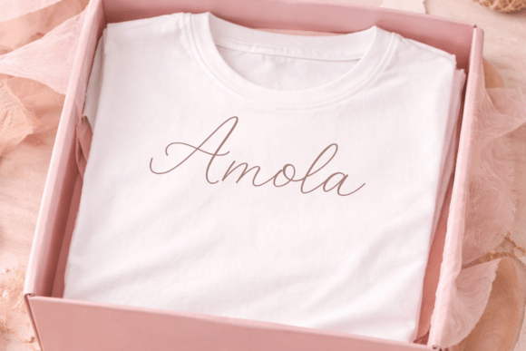 Amour Glance Font - Preview 3